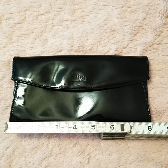 Dior Beaute Patent Case - Picture 5 of 6
